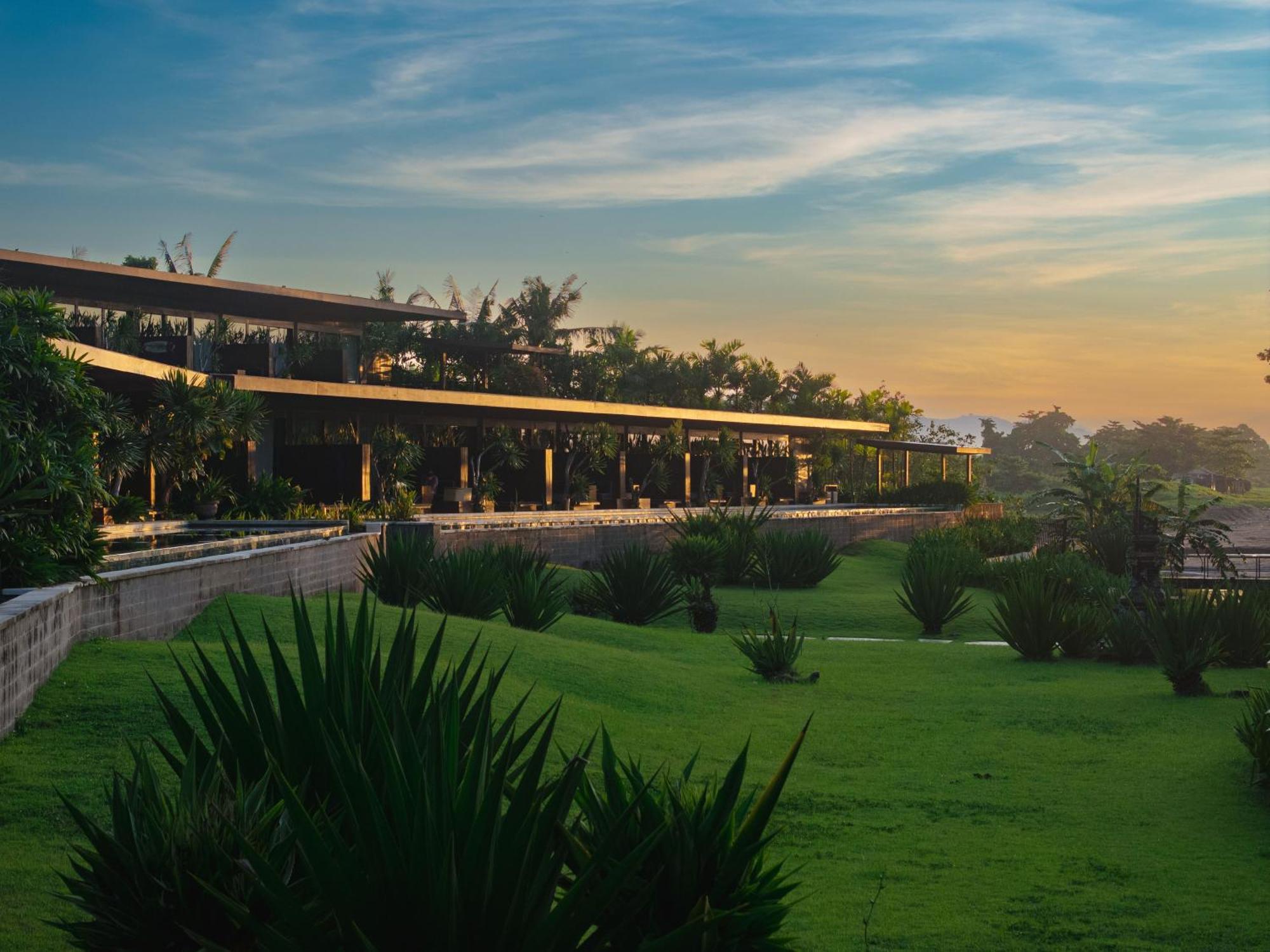 Hotel Komune And Beach Club Bali Keramas Exterior foto